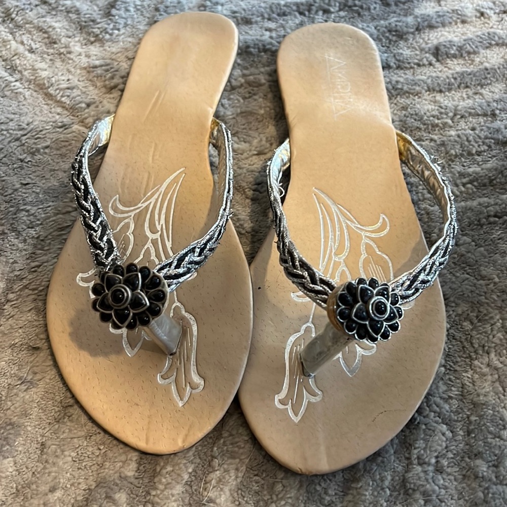 Amrita Singh Embellished Floral Black & Silver Thong Sandal Size 7